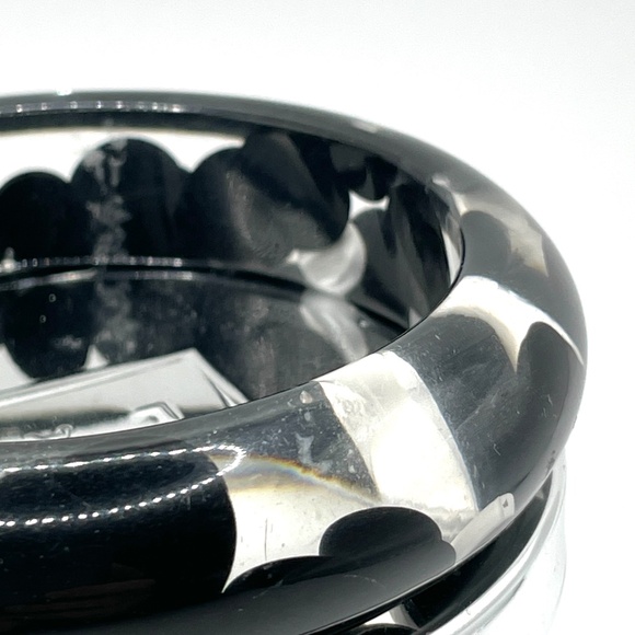 Vintage Clear Black White Lucite Aspirin Pill Style Polka Dot Bangle Bracelet - Picture 14 of 15